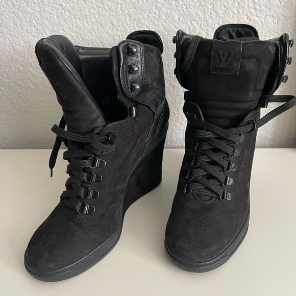 W Suede Louis Vuitton Wedge Booties - Picture 10 of 16